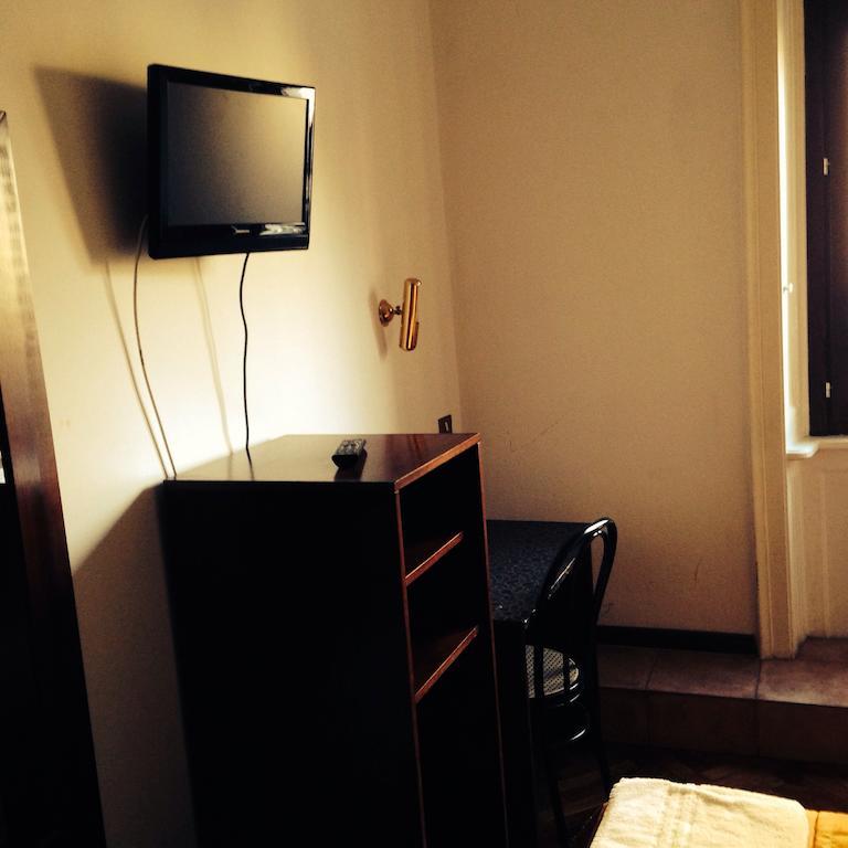 Hotel Medea Milano Phòng bức ảnh